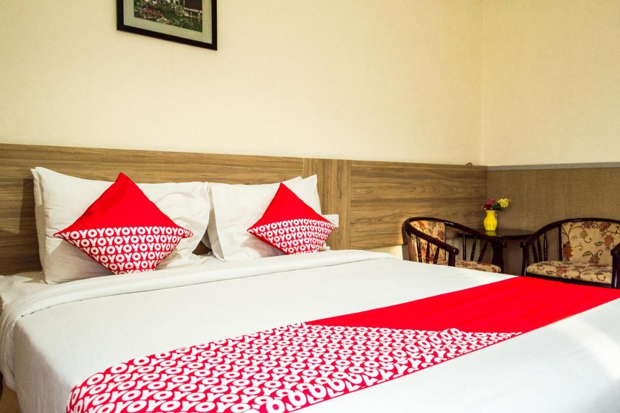 Collection O 625 Hotel Golden Gate Batam Экстерьер фото