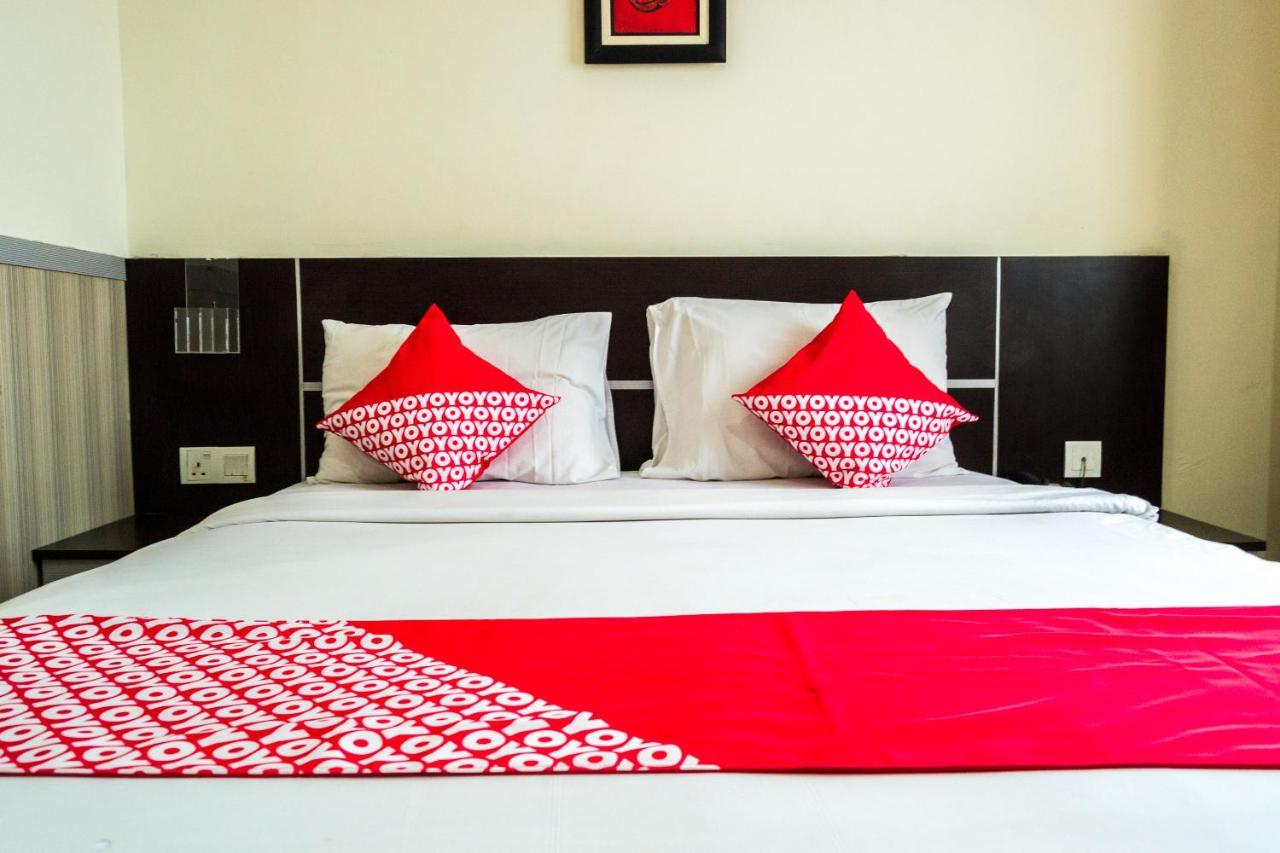 Collection O 625 Hotel Golden Gate Batam Экстерьер фото