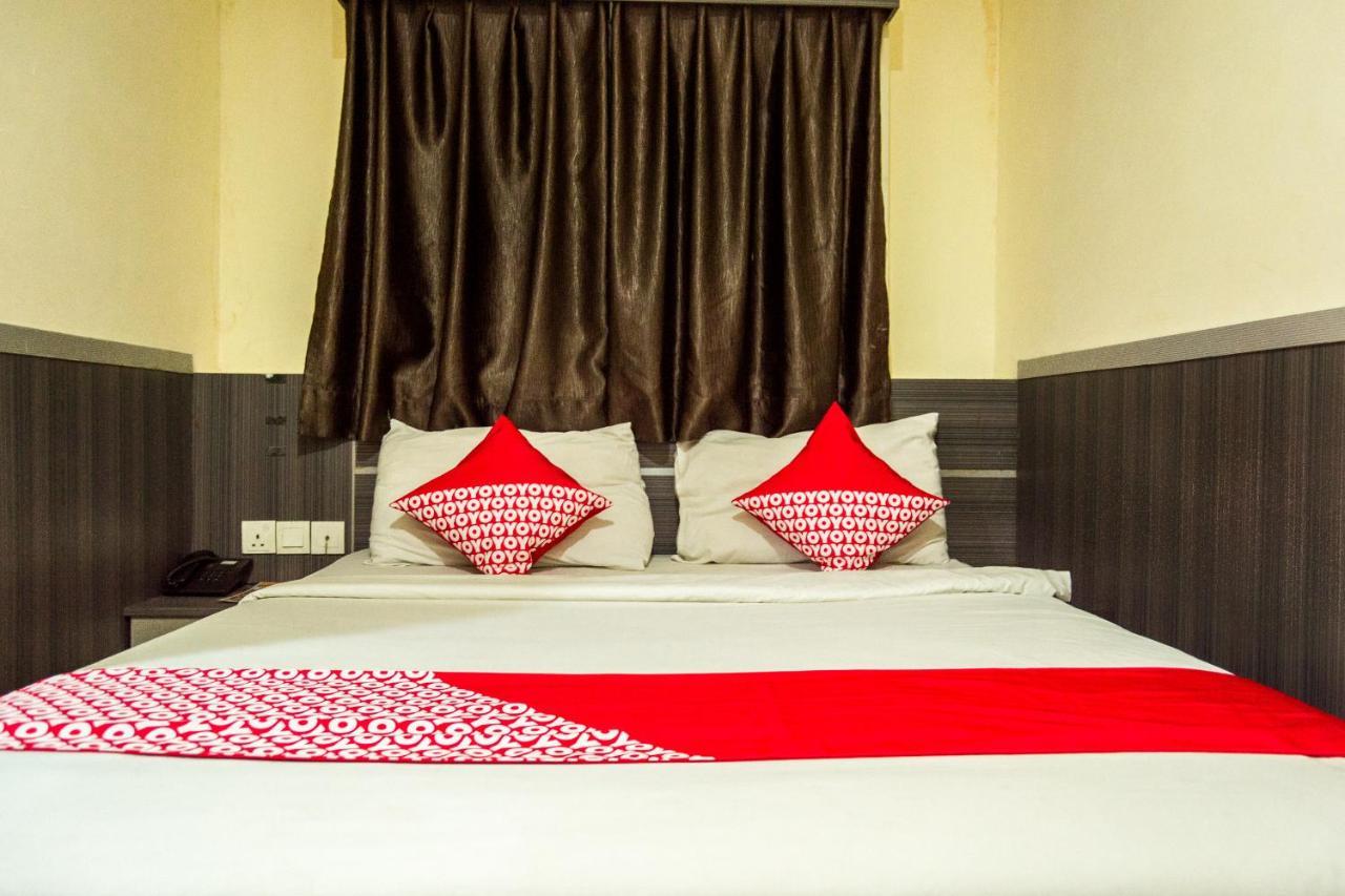 Collection O 625 Hotel Golden Gate Batam Экстерьер фото
