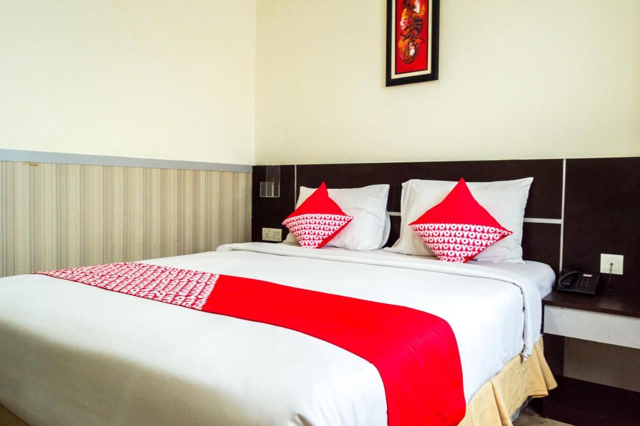 Collection O 625 Hotel Golden Gate Batam Экстерьер фото