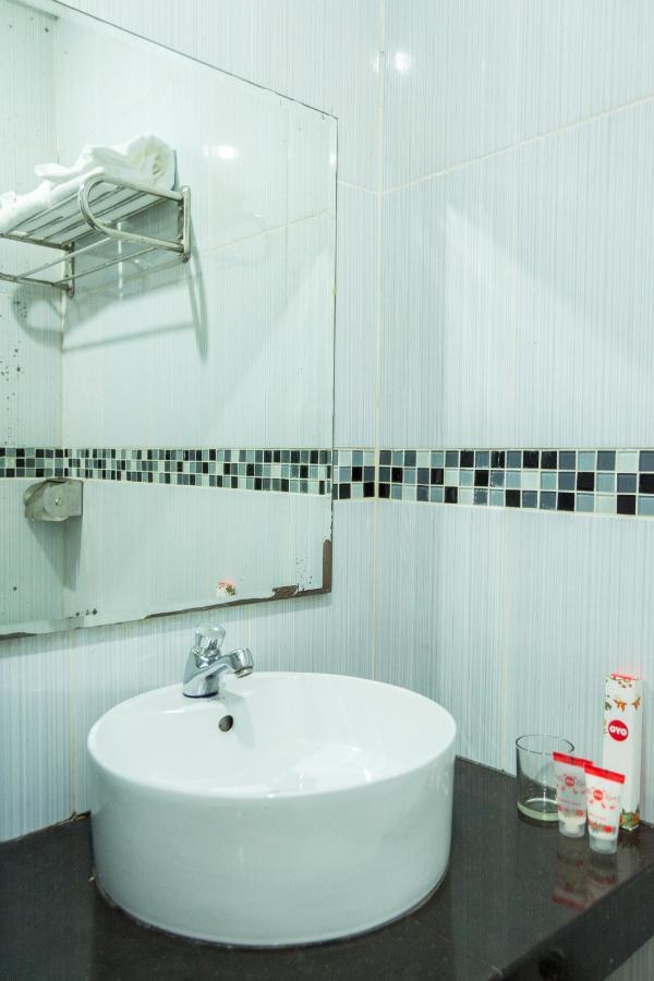 Collection O 625 Hotel Golden Gate Batam Экстерьер фото