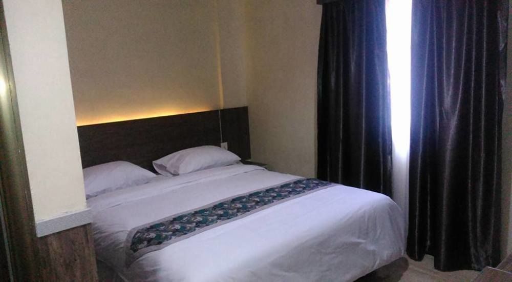 Collection O 625 Hotel Golden Gate Batam Экстерьер фото
